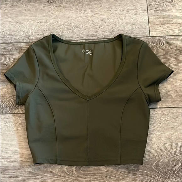 Offline by aerie cropped green work out top small - Picture 1 of 4